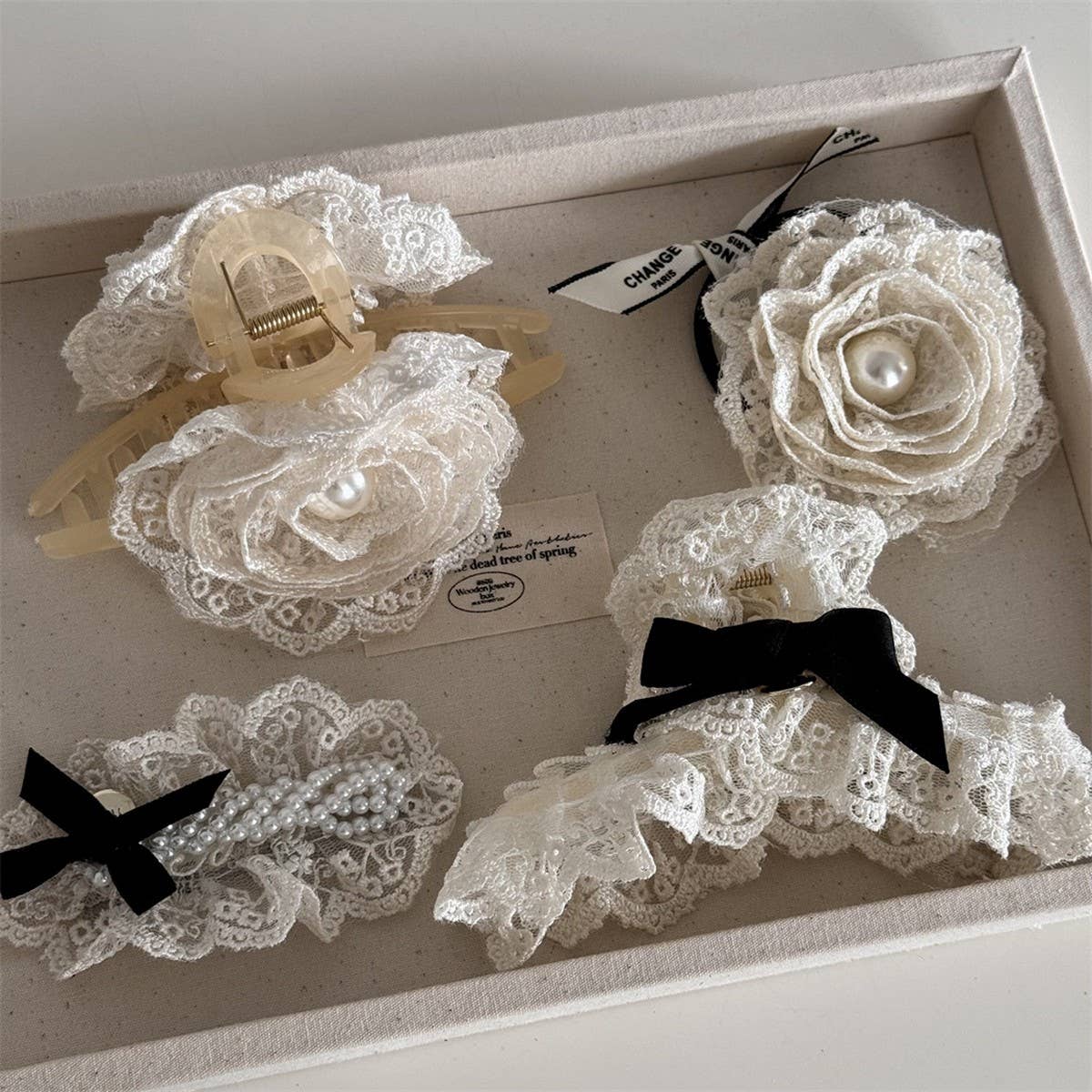 CREAMY WHITE LACE FLOWER PEARL BOW HAIRPIN