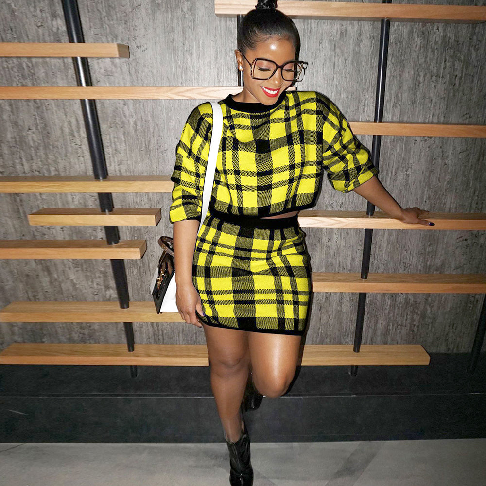 Short Sleeve Round Neck Plaid Thick Sweater Mini Skirt Suit