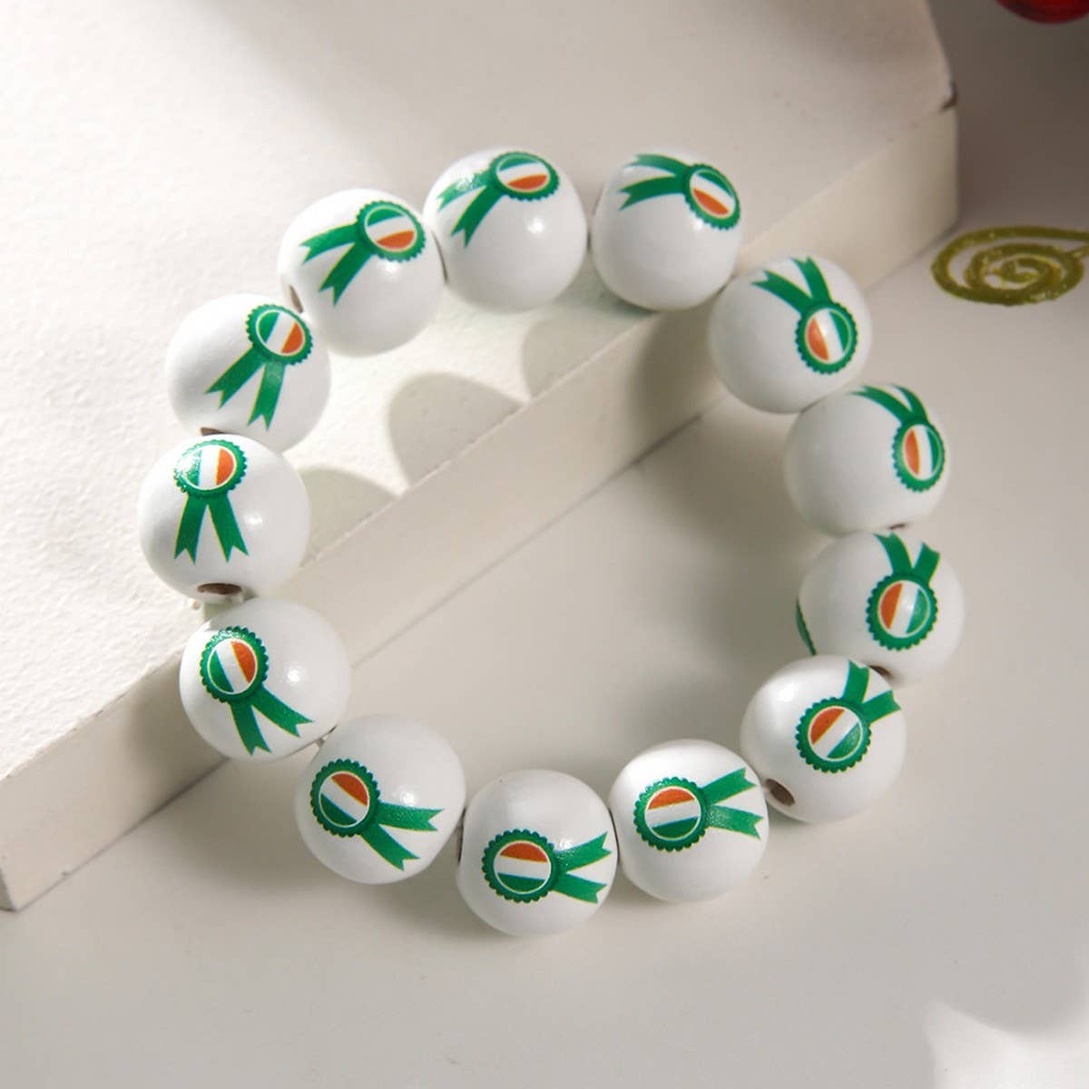 ST. PATRICK'S DAY WHITE WOOD BEAD BRACELET SET_CWMM3505