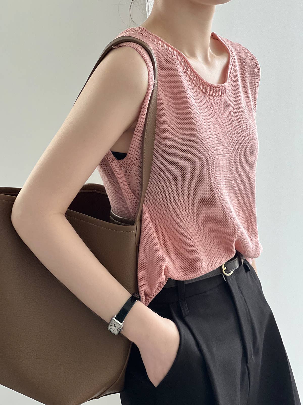 SIMPLE SOLID COLOR U-NECK KNIT VEST