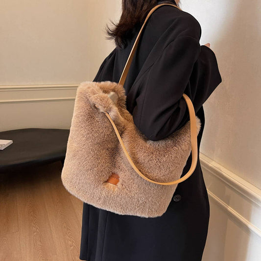 WINTER SIMPLE LARGE CAPACITY SHOULDER PLUSH BAG_CWAB3948