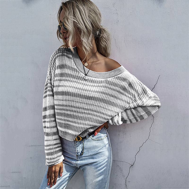 KNIT SHORT STRIPED COLOR MATCHING SWEATER