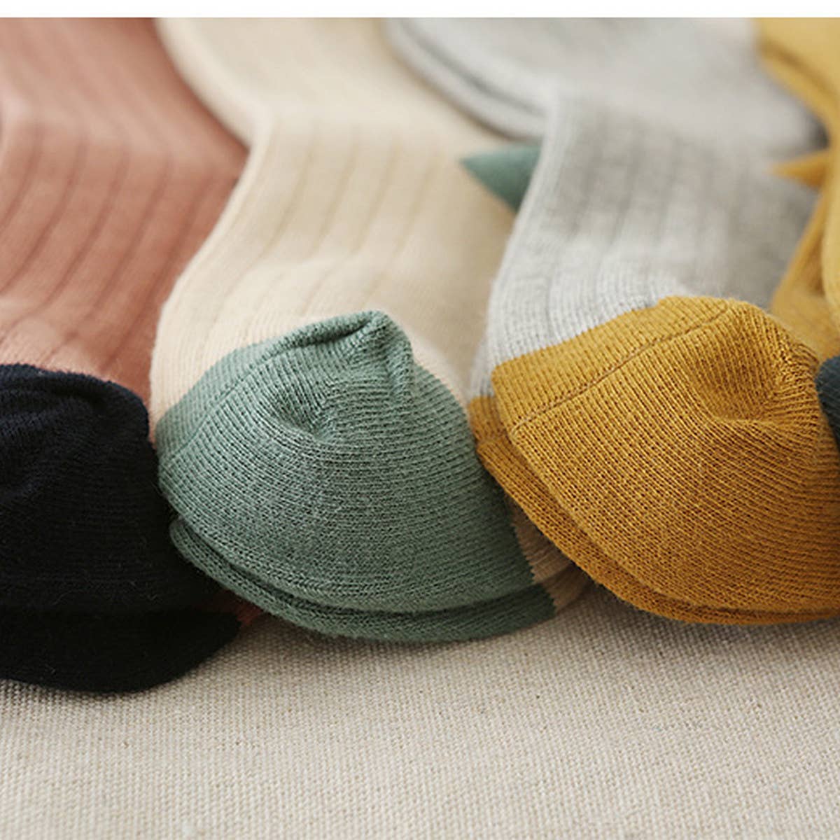 WOMEN SOLID COLOR MATCHING SOCKS