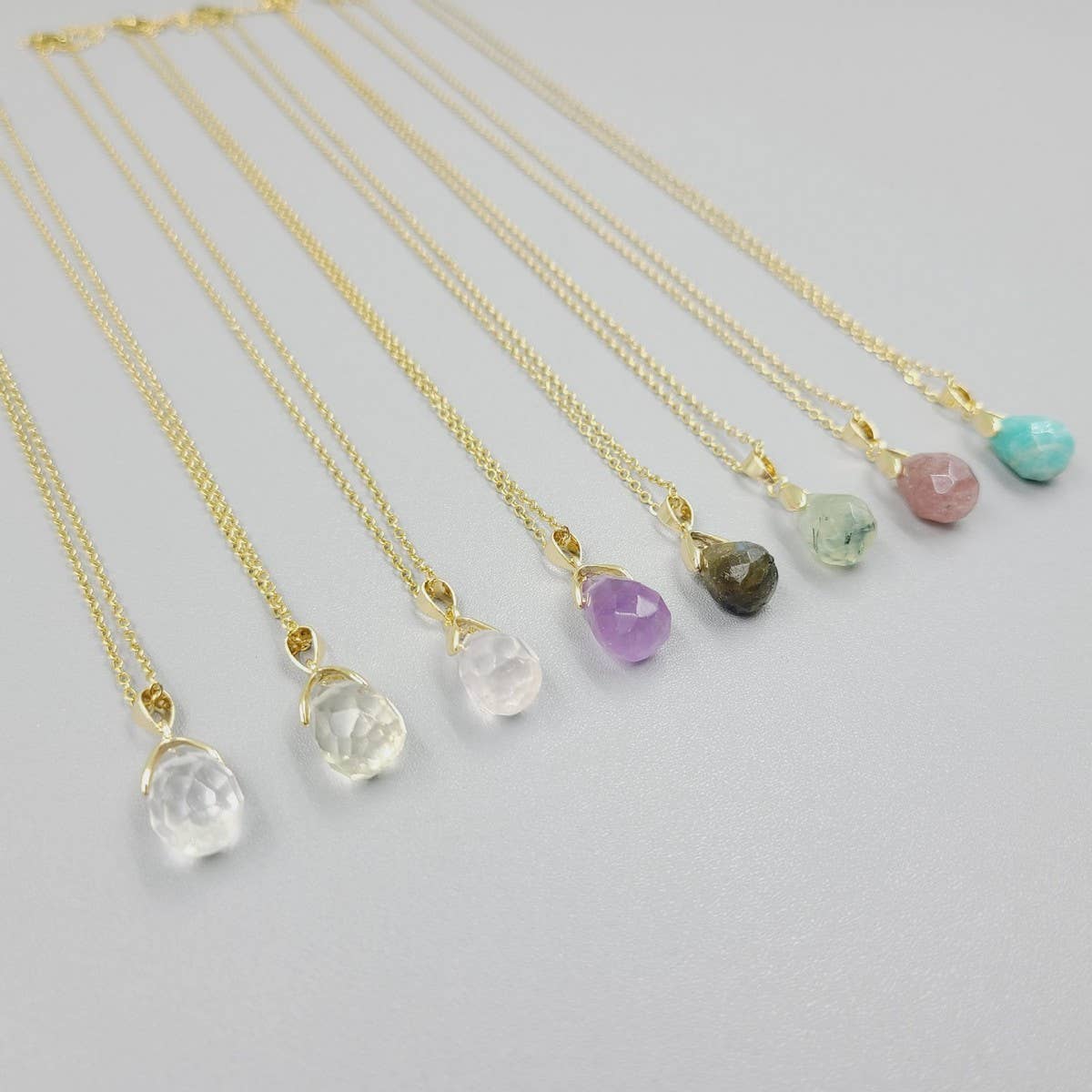 FASHIONABLE NATURAL STONE CRYSTAL PENDANT NECKLACE