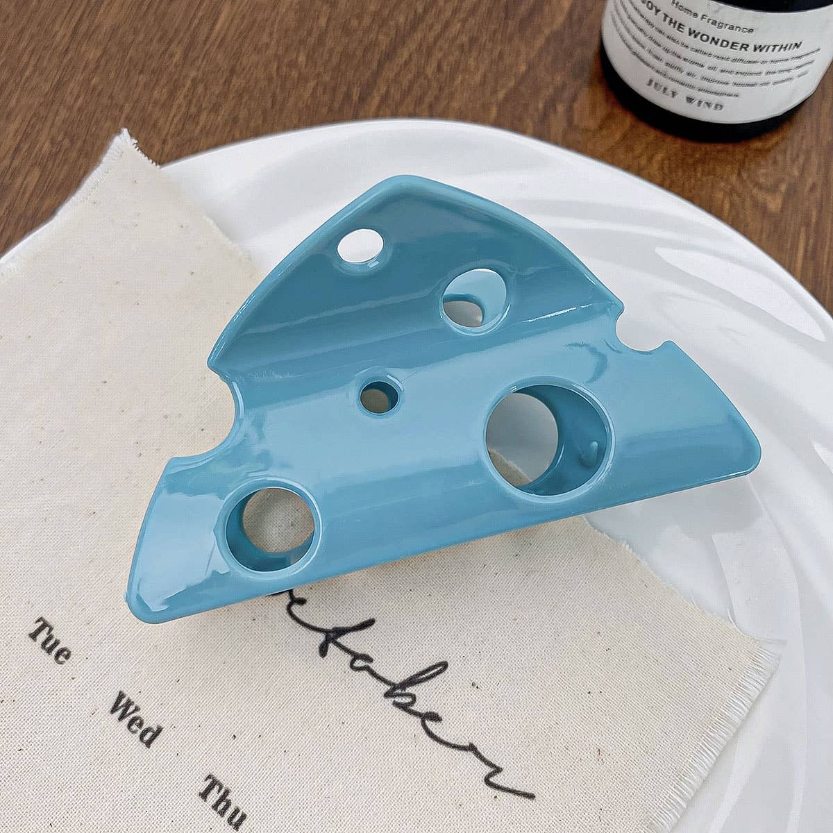 Cheese Hair Claw - Cute Large Clip for Girls_CWAHA0392