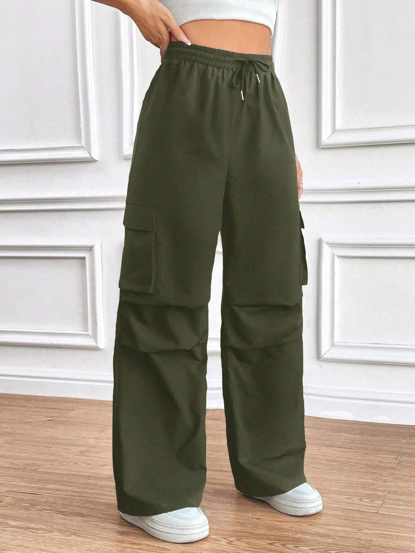 Elastic waist high-waisted baggy cargo pants