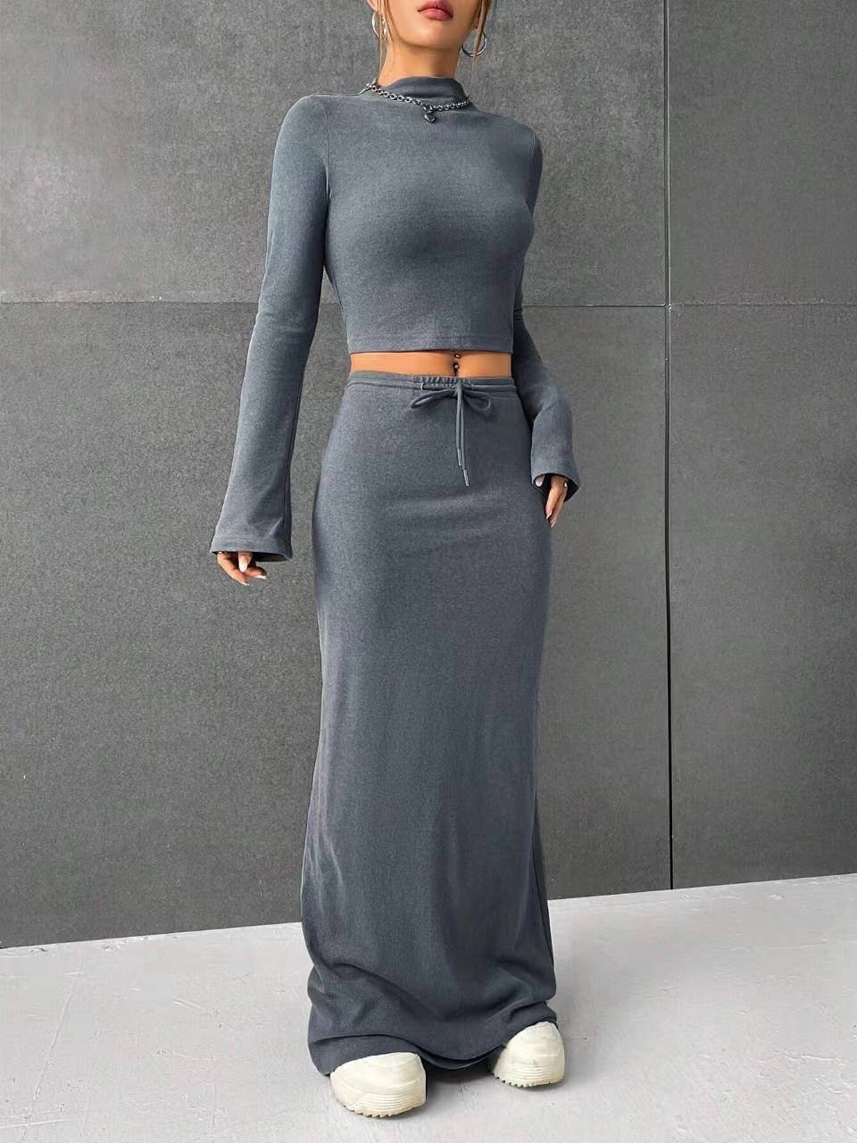 SOLID COLOR LONG SLEEVE TOP LONG SKIRT SET