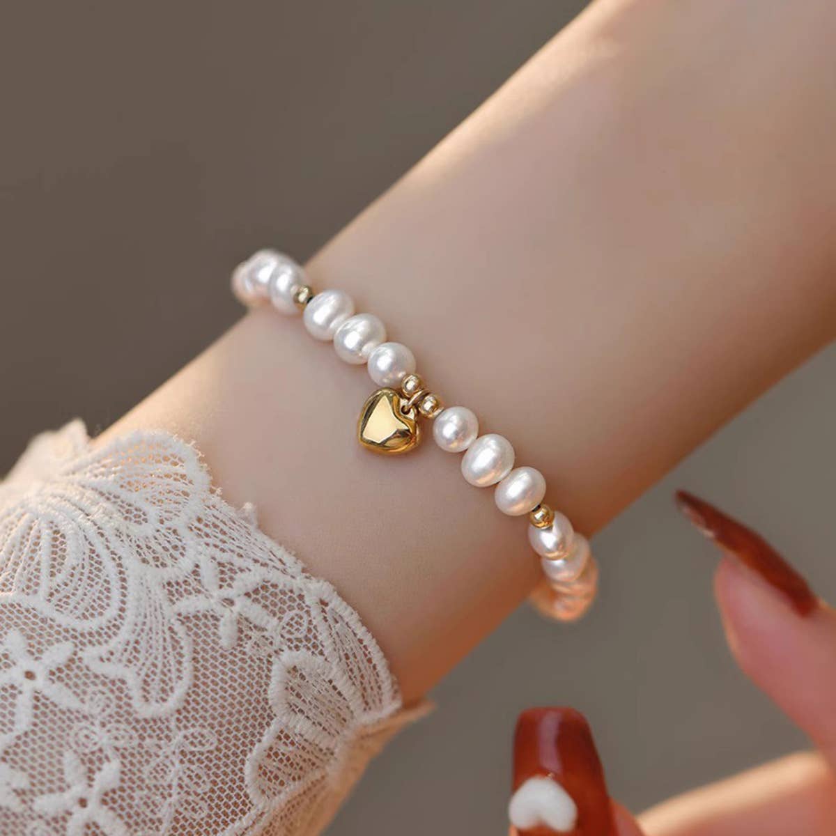 Small heart-shaped freshwater pearl bracelet