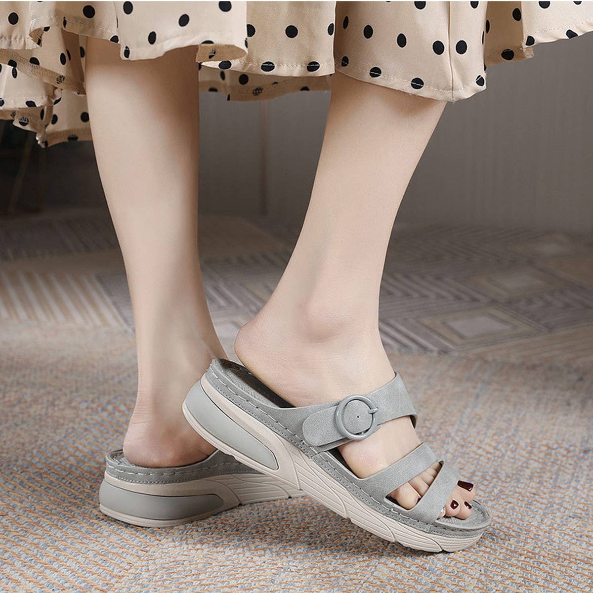 LEISURE SPORTS COMFORTABLE THICK SOLE SANDALS