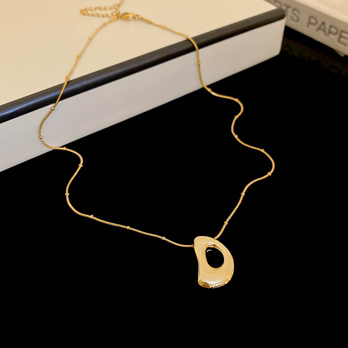 NEW LETTER PENDANT, NICHE TEMPERAMENT NECKLACE