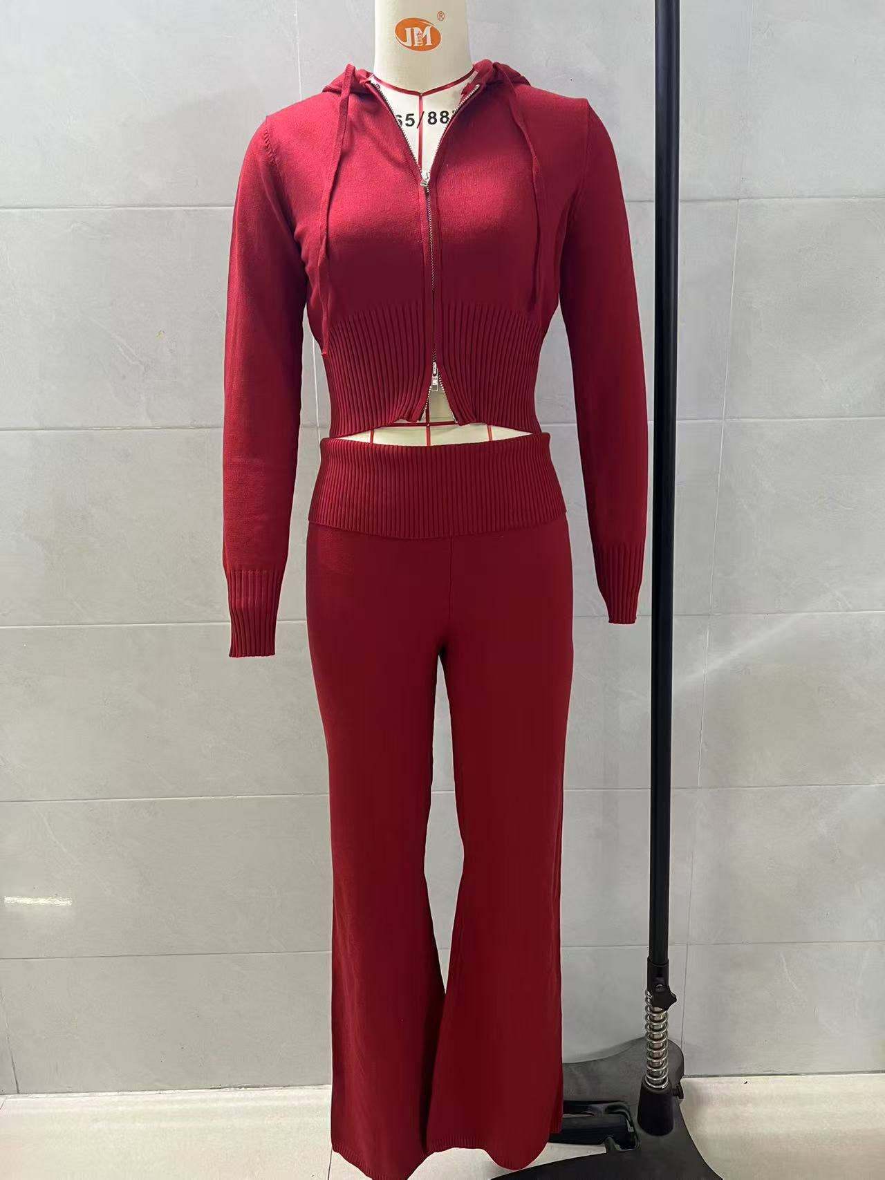 Two-piece sport zippered hooded top trousers set