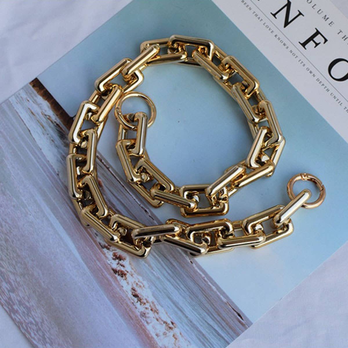 Elegant Plastic UV-Plated Bag Chain for Women
