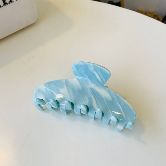 CWAHA5102_BLUE SKY WHITE CLOUD CAPPUCCINO HAIR CLAW CLIP