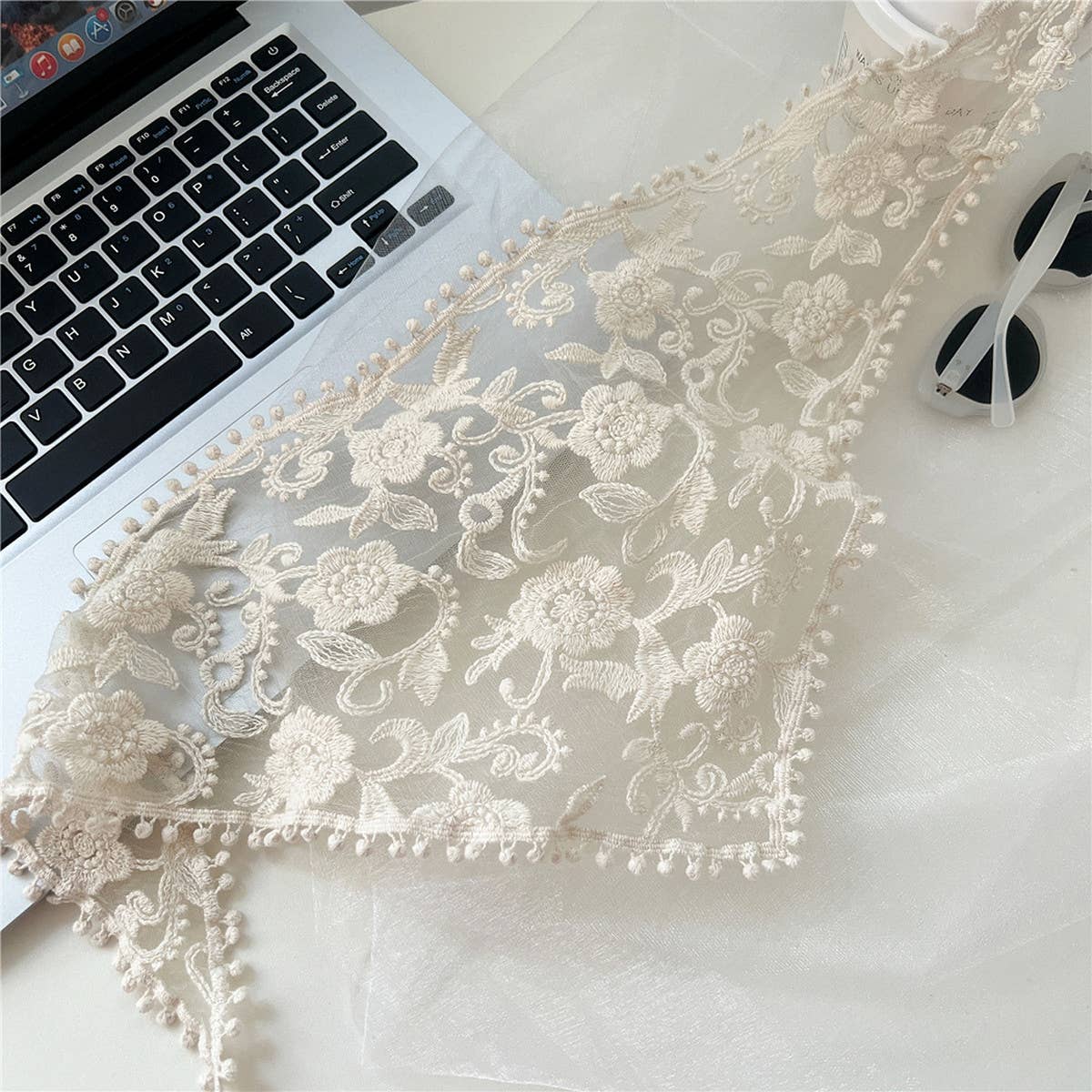 LACE SUN PROTECTION TRIANGLE BANDANA HEADSCARF