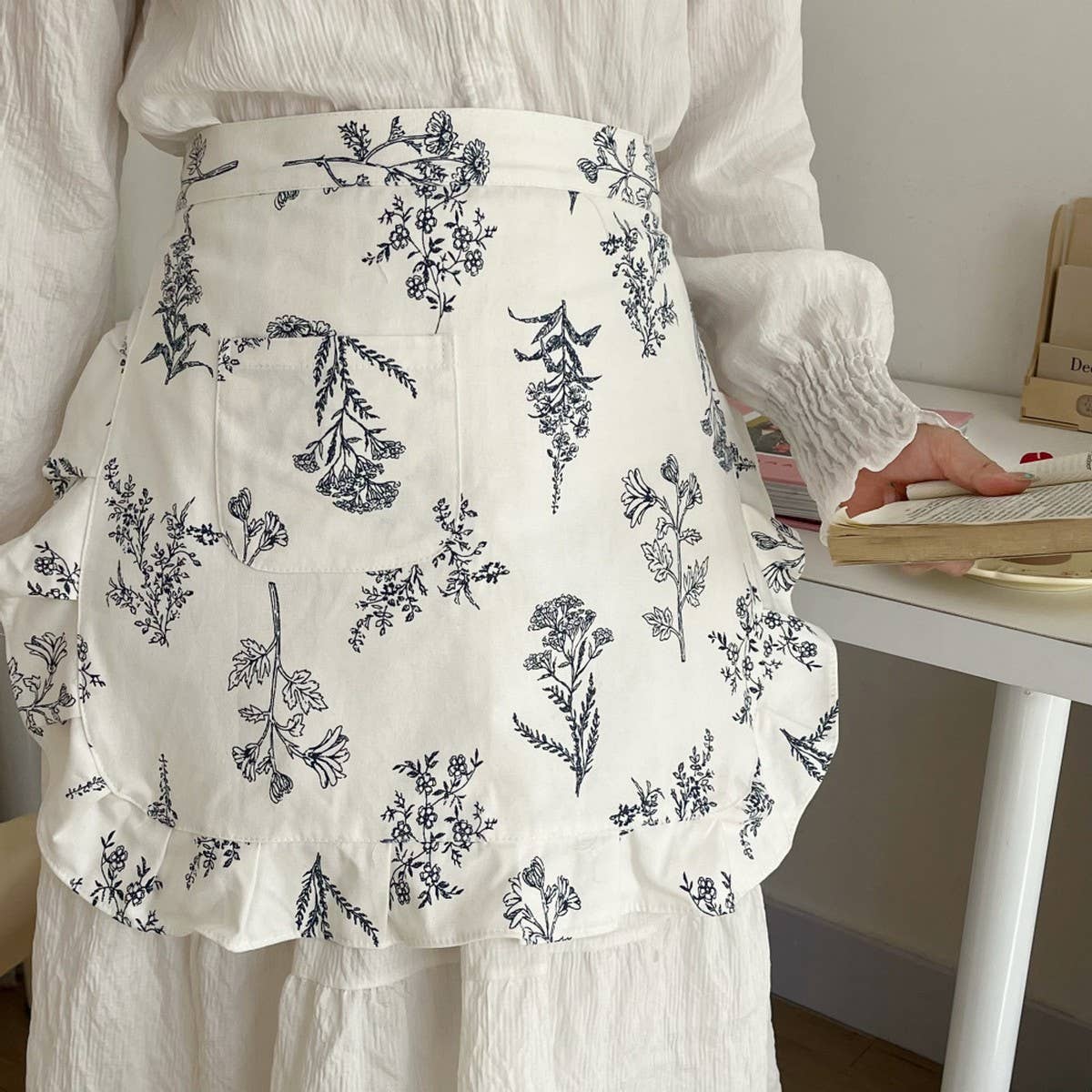 HALF-BODY FALLEN LEAVES PLAID APRON