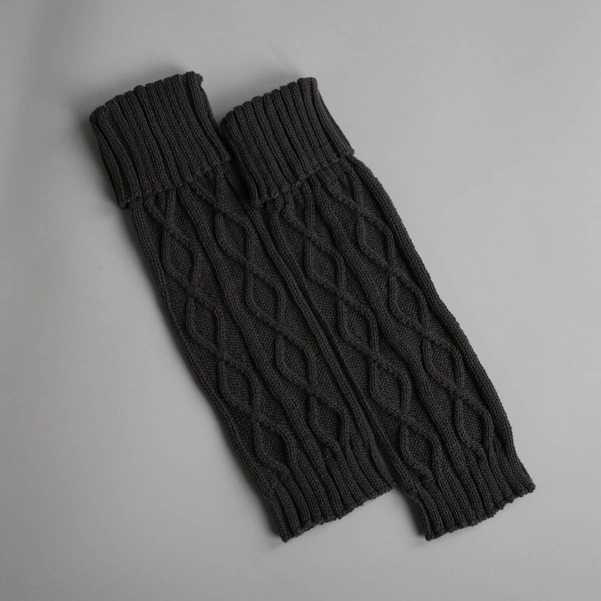 WARM MID-LENGTH DIAMOND-SHAPED SOCKS