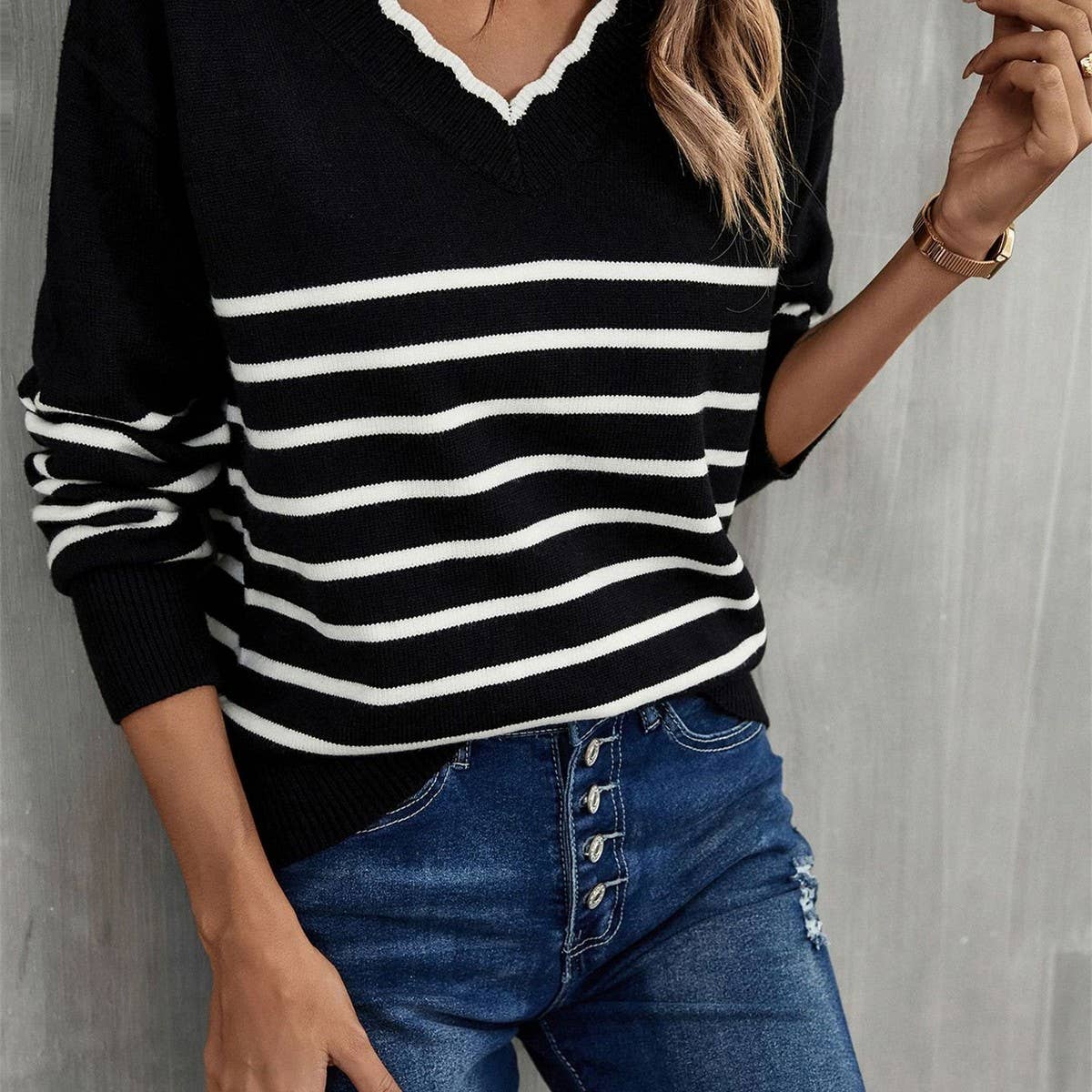 Striped V-neck sweater pullover base