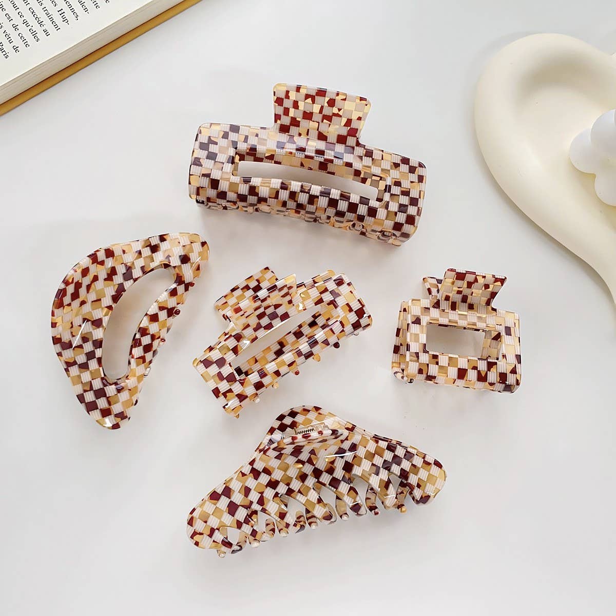SIMPLE RETRO STYLE HOLLOW PLAID HAIR CLAW CLIP_CWAHA0736