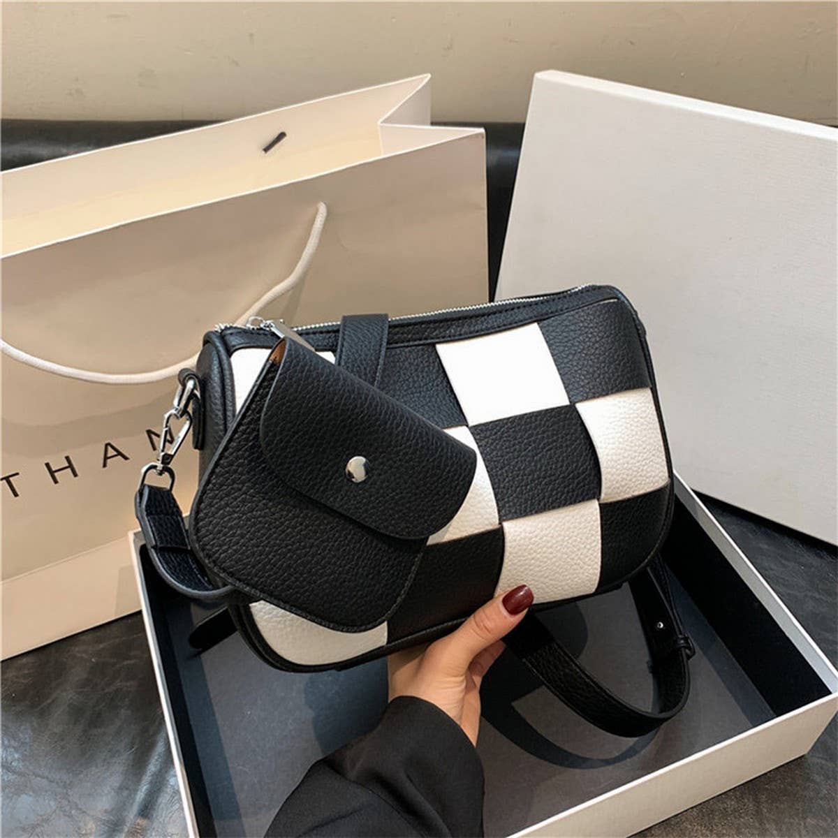 FASHION COLOR MATCHING PORTABLE UNDERARM BAG_CWAB2686