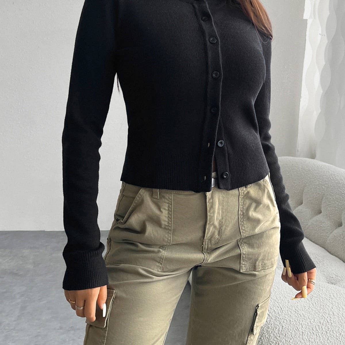 Slim-fit cardigan with long sleeves