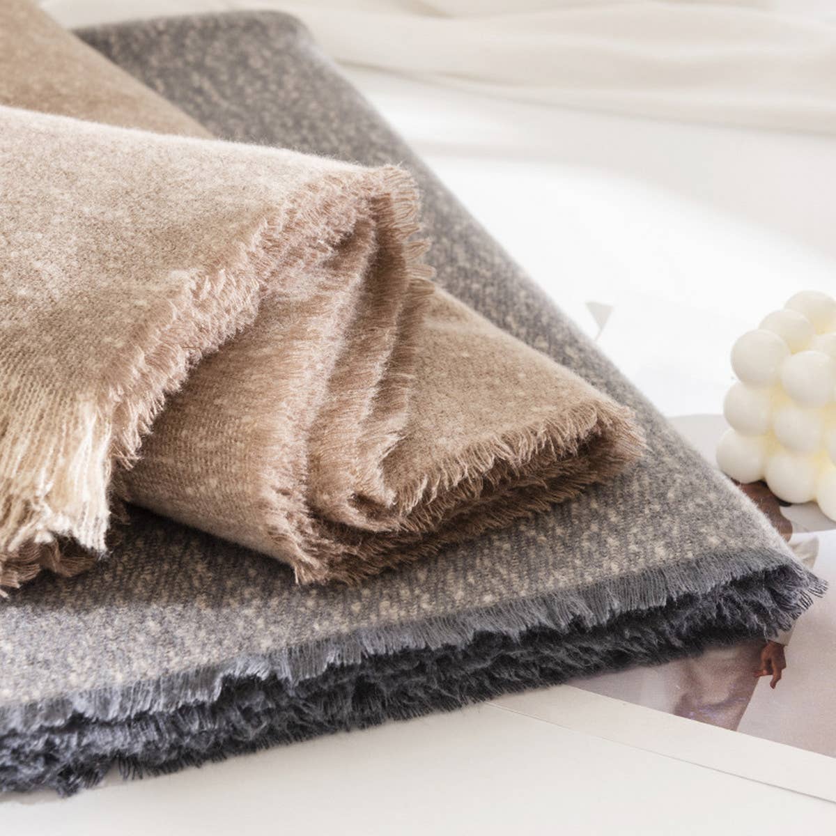 VINTAGE SCARF WITH FLORAL PATTERN