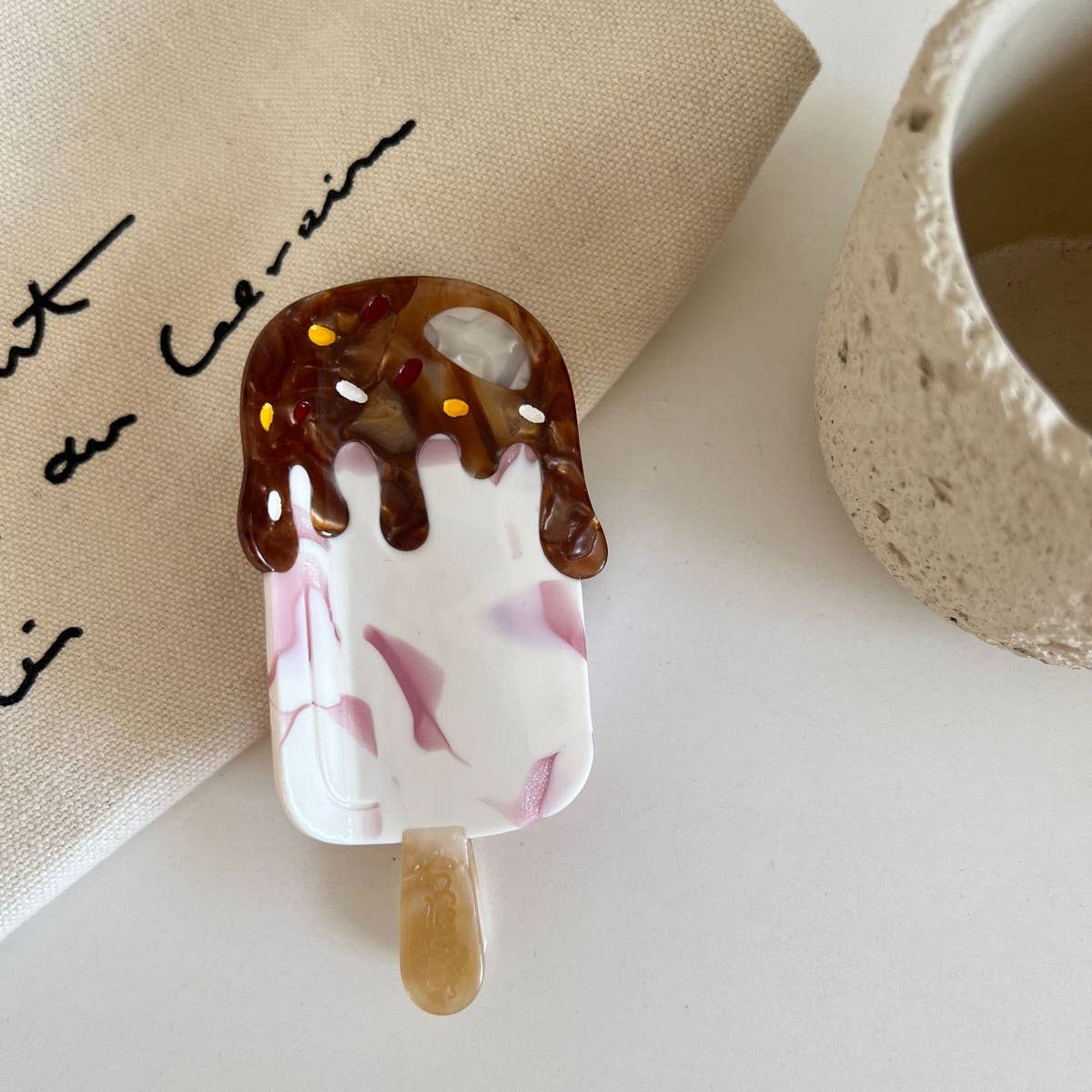 CWAHA07736_CUTE POPSICLE STRAWBERRY CHOCOLATE HAIR CLAW