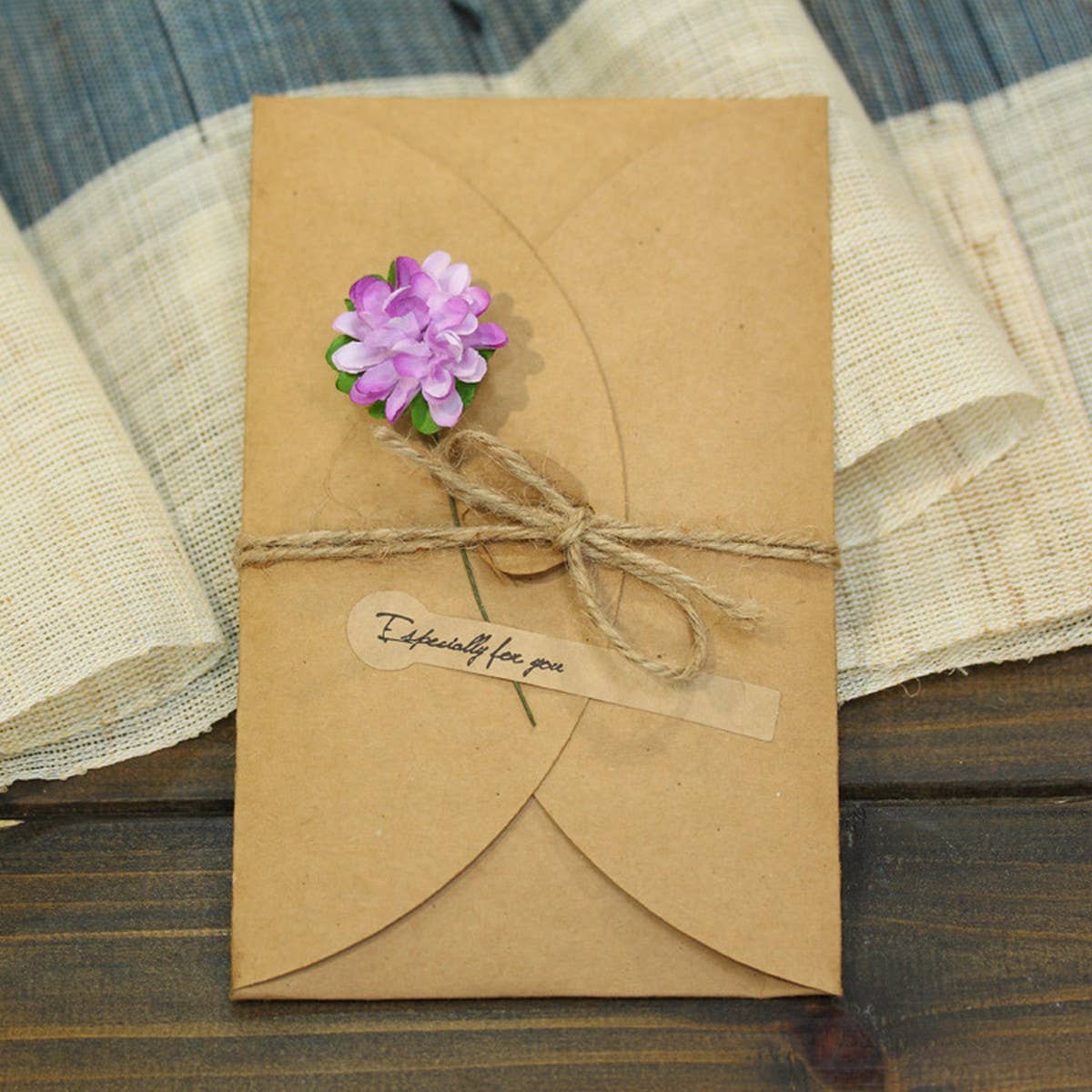VINTAGE KRAFT PAPER DRIED FLOWER GREETING CARD