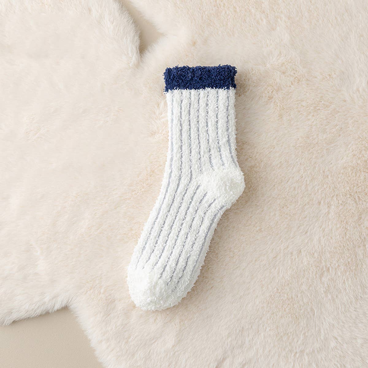CORAL FLEECE MID-TUBE HOME SOCKS