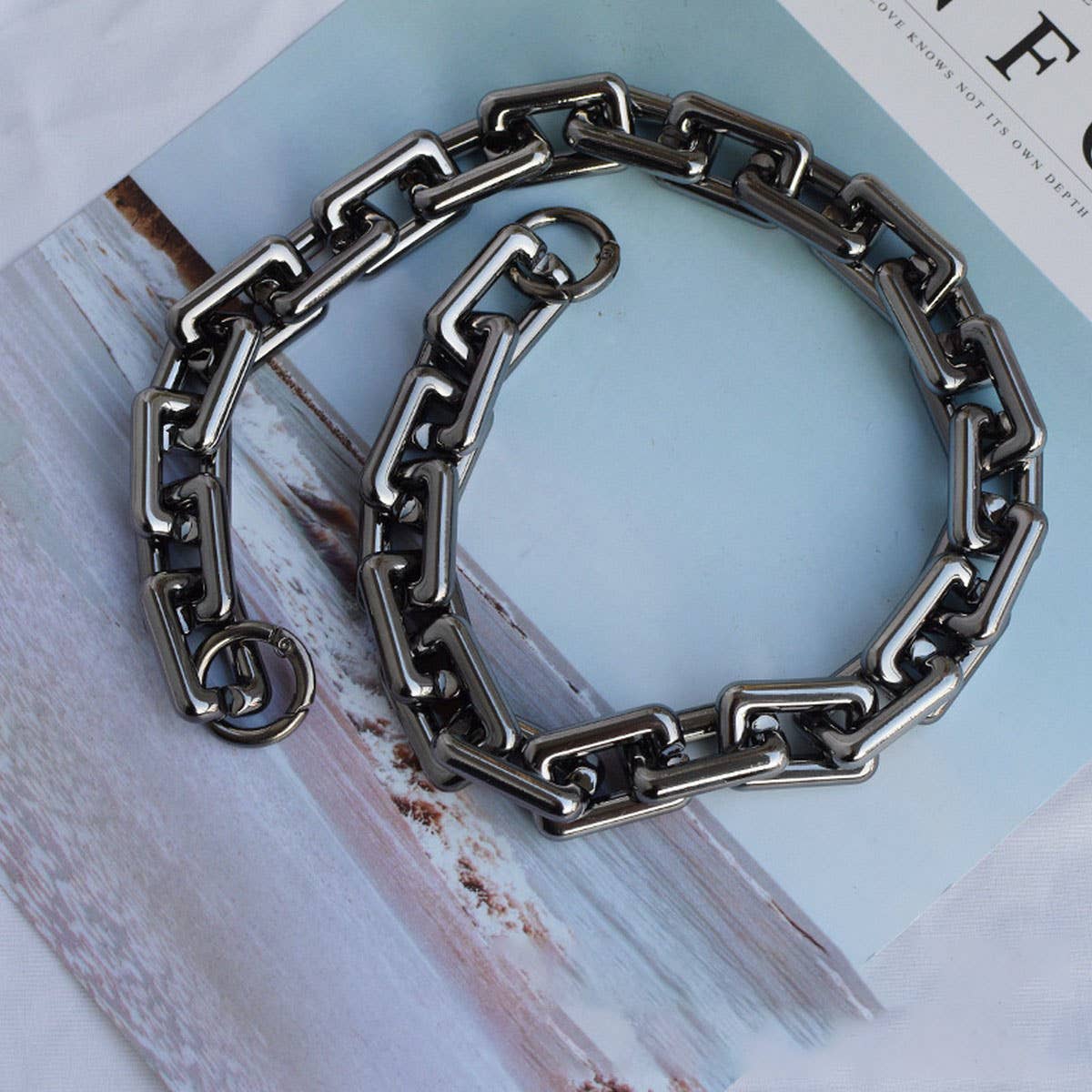 Elegant Plastic UV-Plated Bag Chain for Women