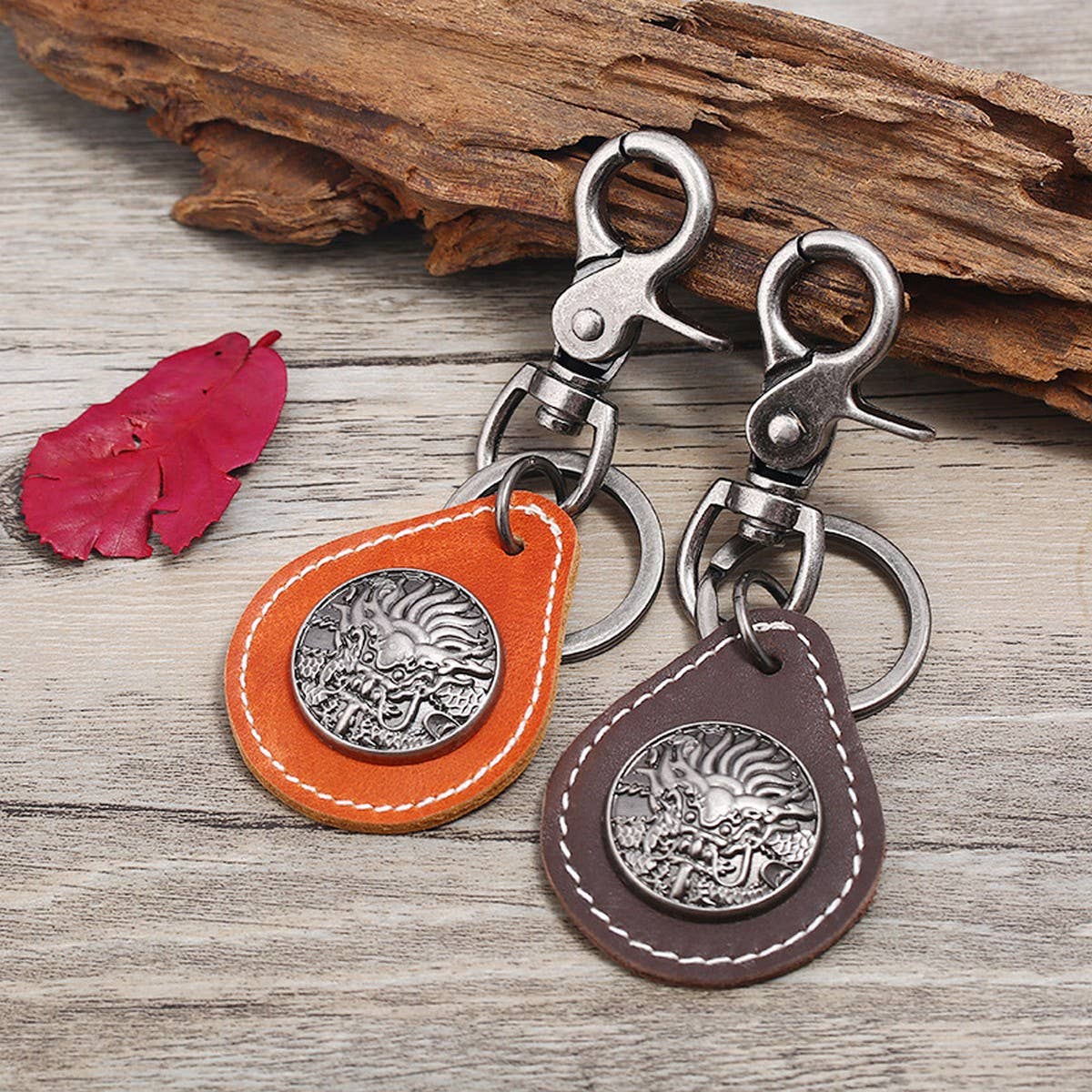 CREATIVE MEN'S ALLOY COWHIDE KEYCHAIN