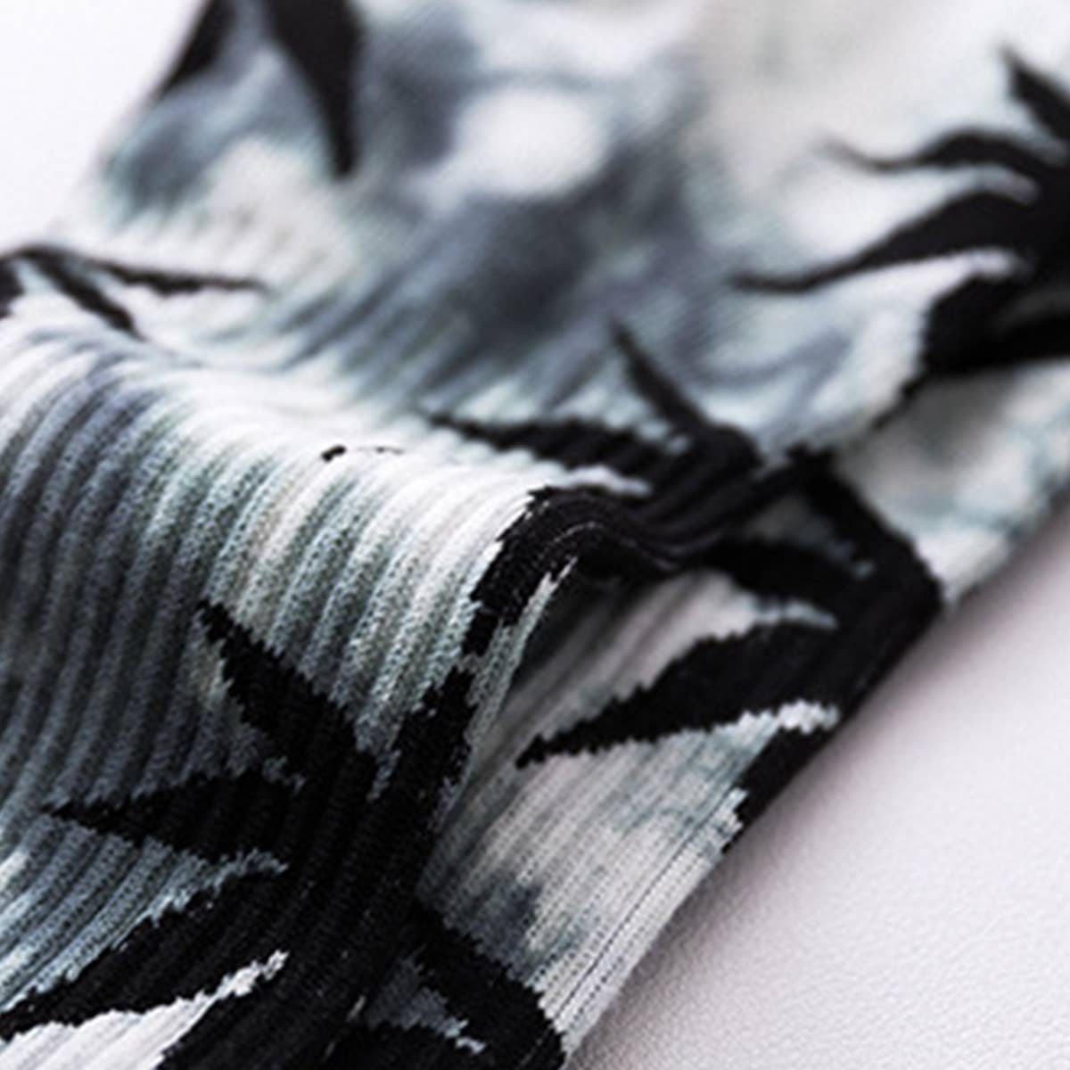 TIE-DYED MAPLE LEAF PATTERN SOCKS
