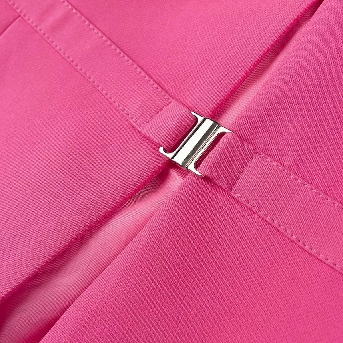 Elegant Halter Cami ? Comfy Chic Summer Top