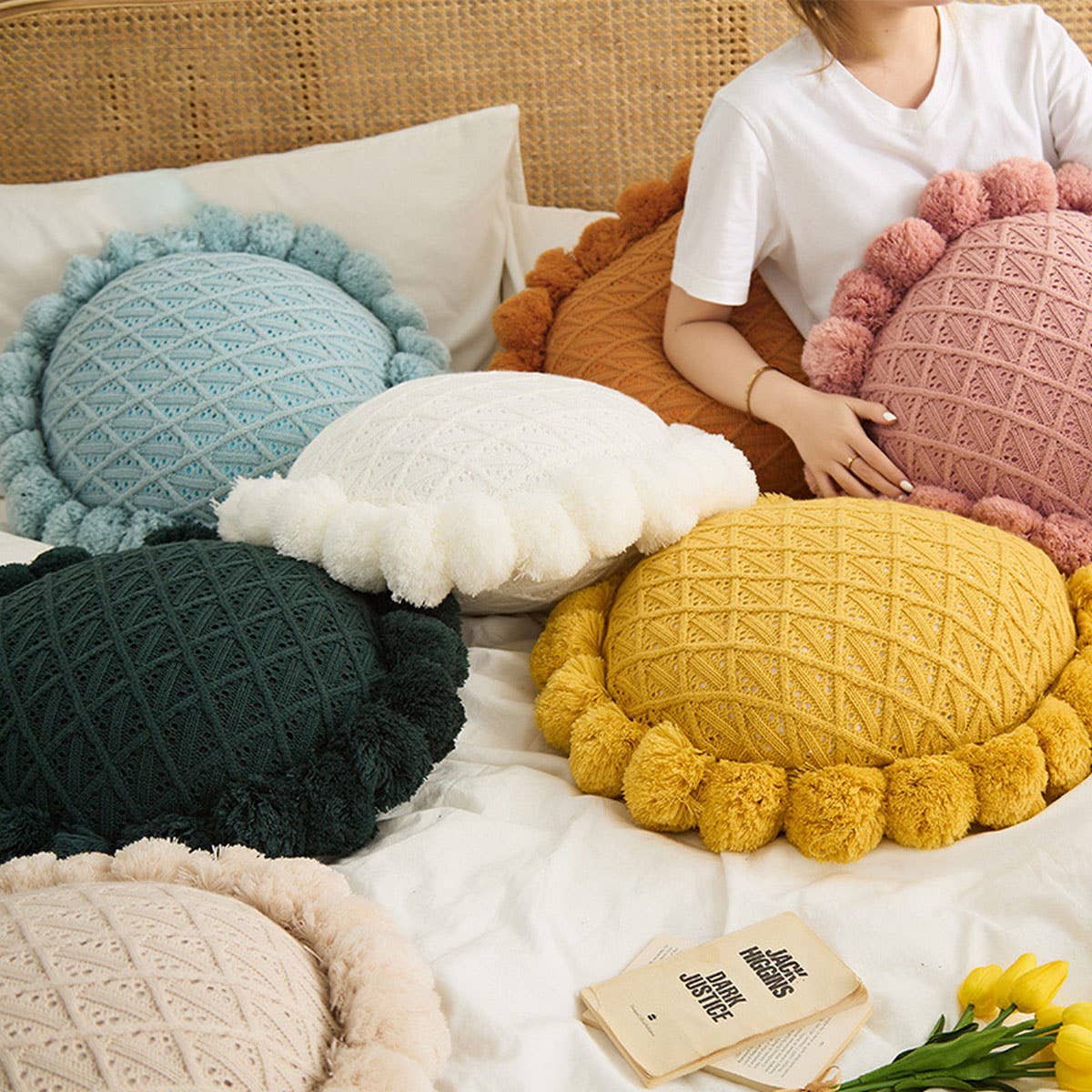 SOLID COLOR ROUND WOOL BALL KNITTED THROW PILLOW_CWMM2365