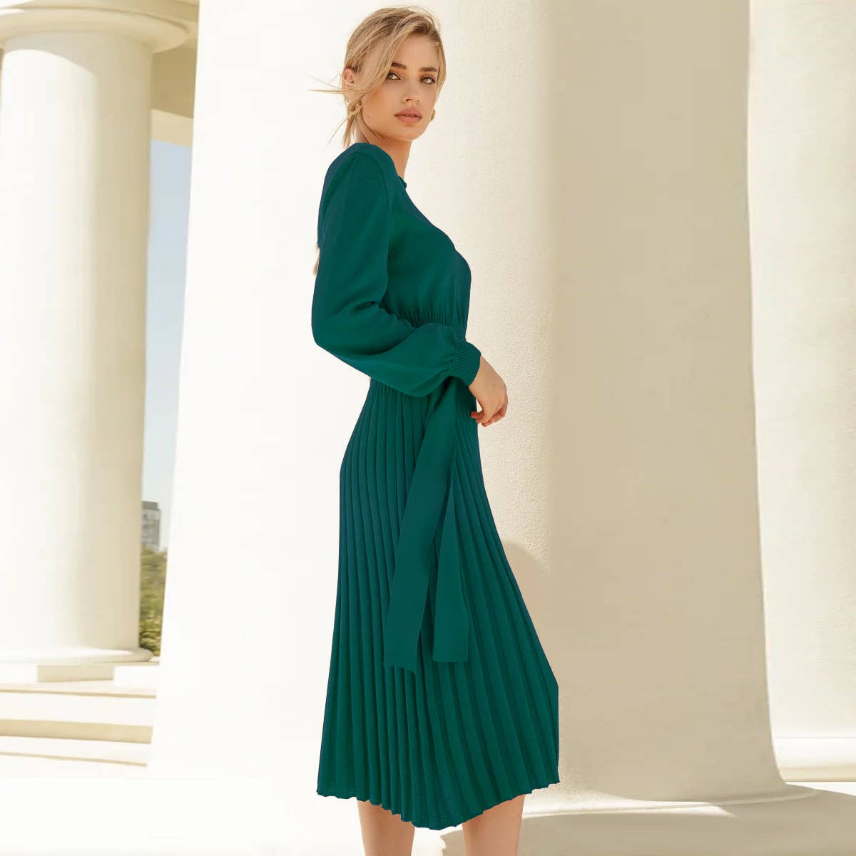Fitted pleated mid-length knitted dress