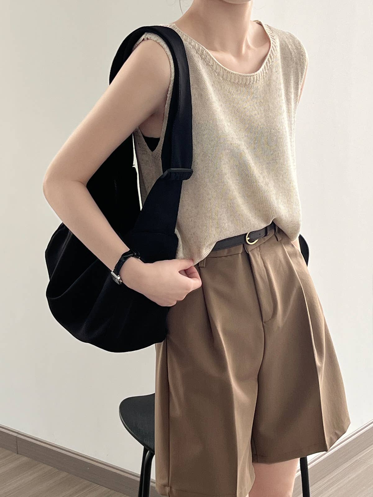 SIMPLE SOLID COLOR U-NECK KNIT VEST