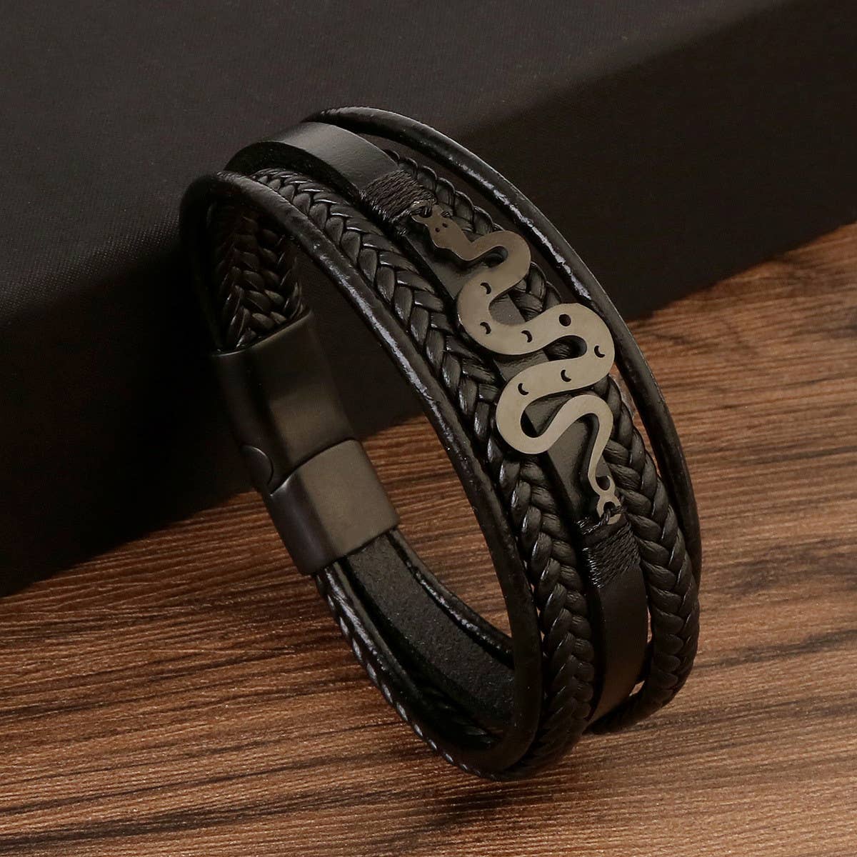 LEATHER HANDWOVEN MAGNET CLASP BRACELET