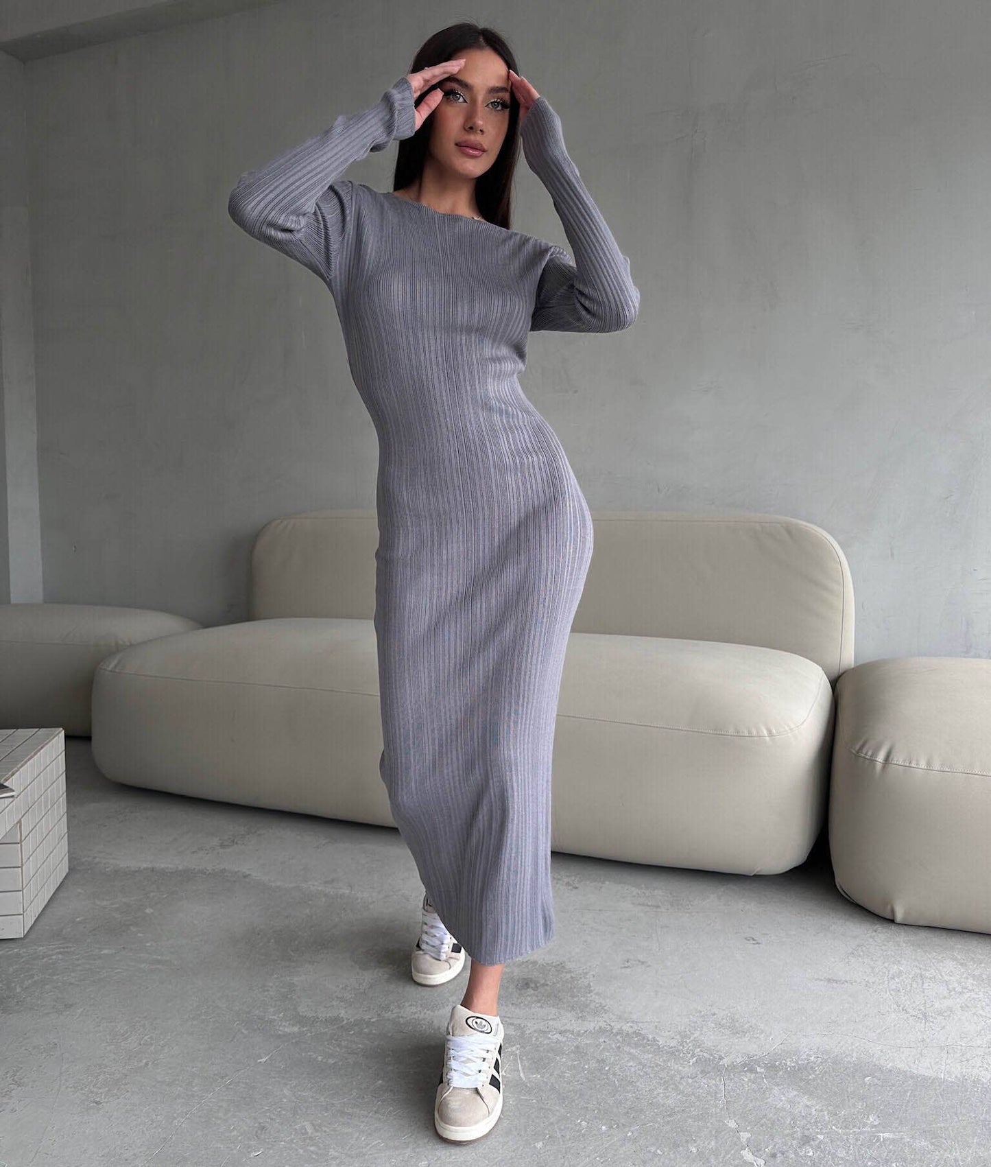 SOLID COLOR ROUND NECK SLIMMING LONG DRESS