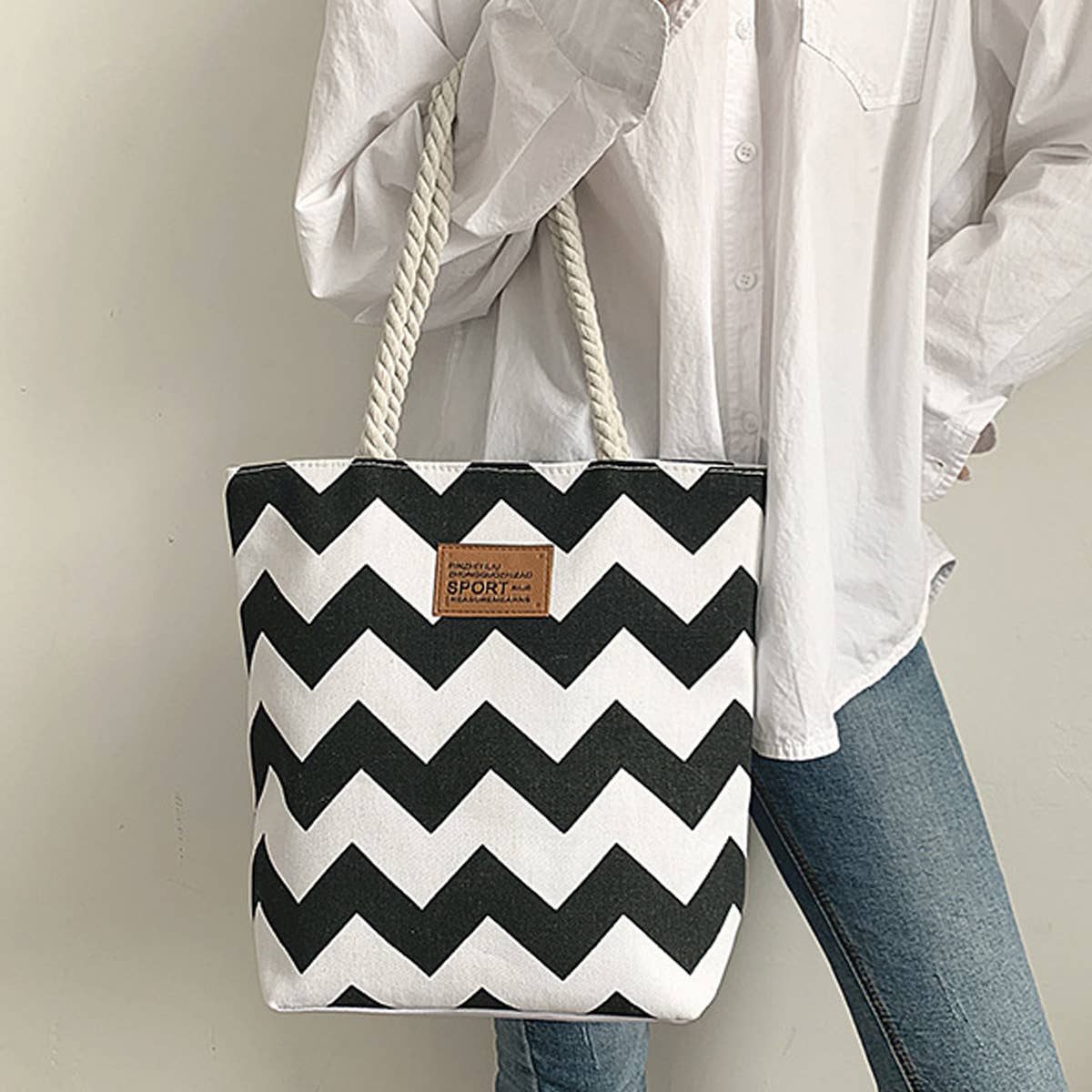 WAVE STRIPE CONTRAST COLOR SINGLE SHOULDER TOTE BAG_CWAB1709