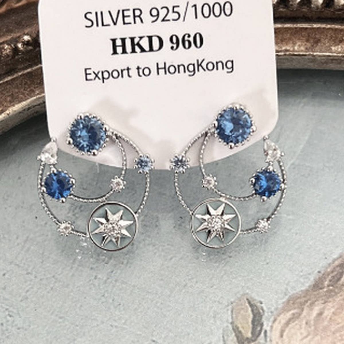 HOLLOW ZIRCON STAR EARRINGS