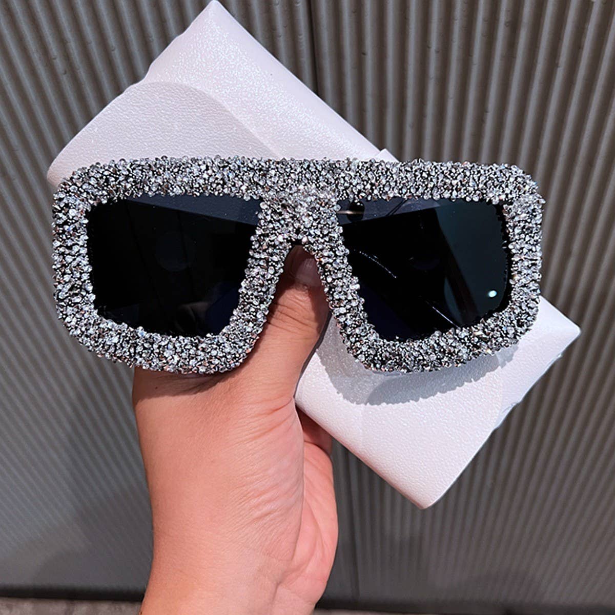 LUXURY RHINESTONE TRENDY LARGE FRAME SUNGLASSES