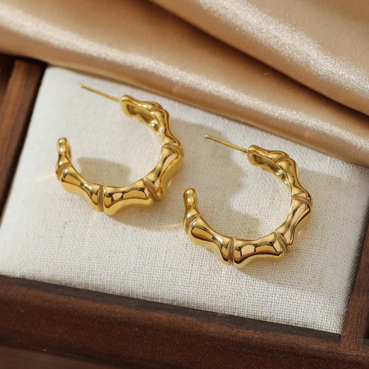 18K GOLD-PLATED STAINLESS STEEL EARRINGS_CWMM3618
