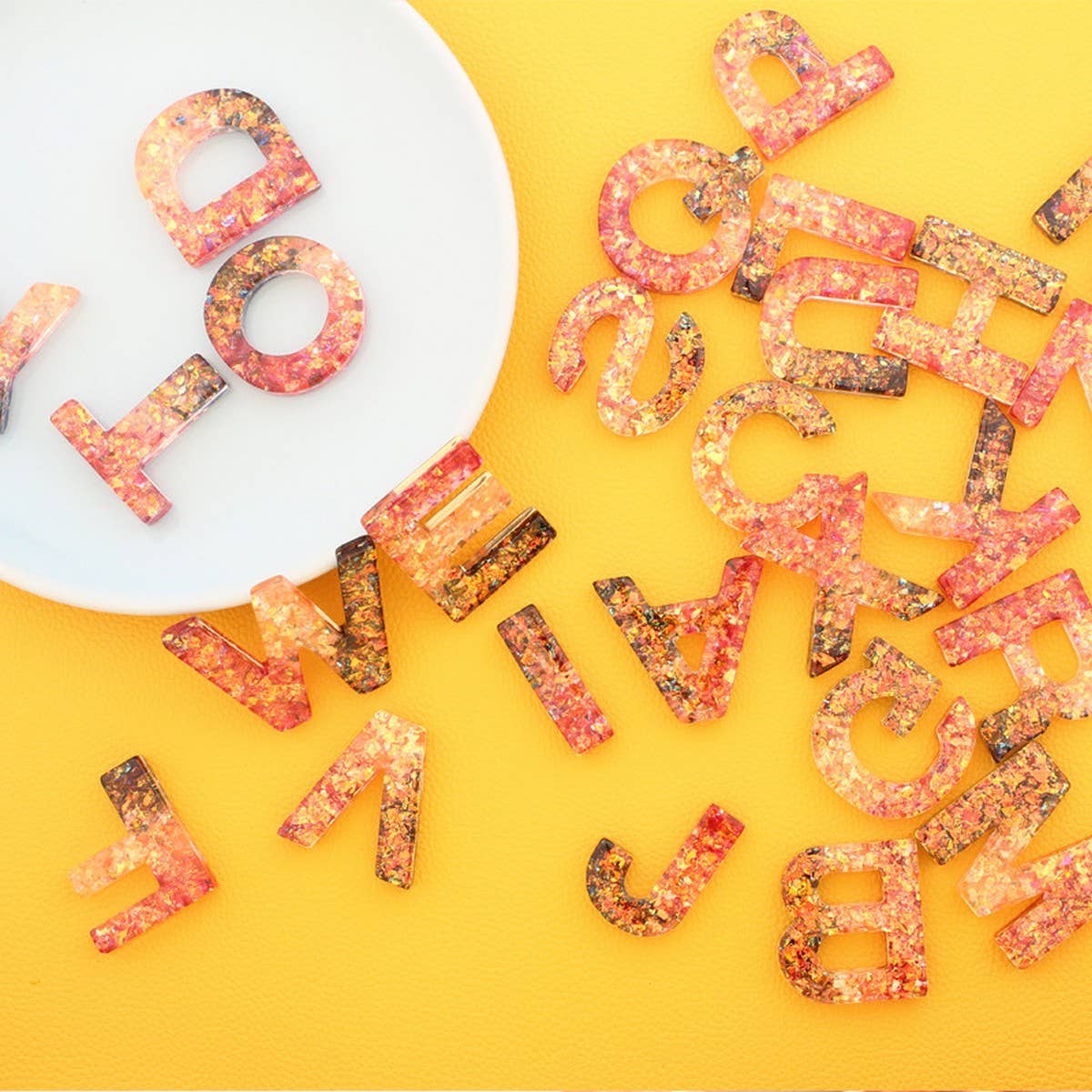 Creative Crystal Letter Keychain with Resin Sequins_CWAB5021