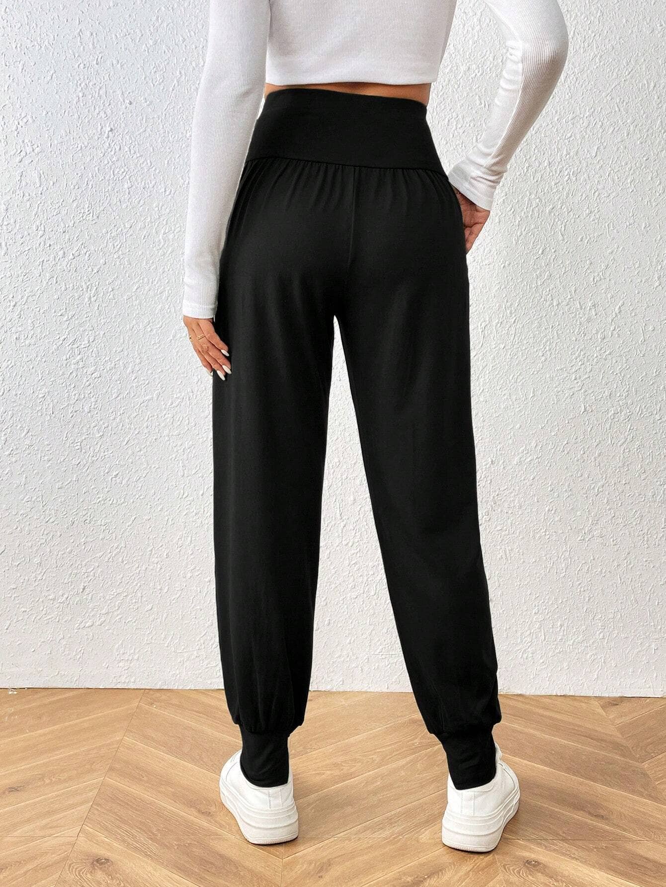 HIGH-WAISTED LEGGINGS WITH SLIM LEGS