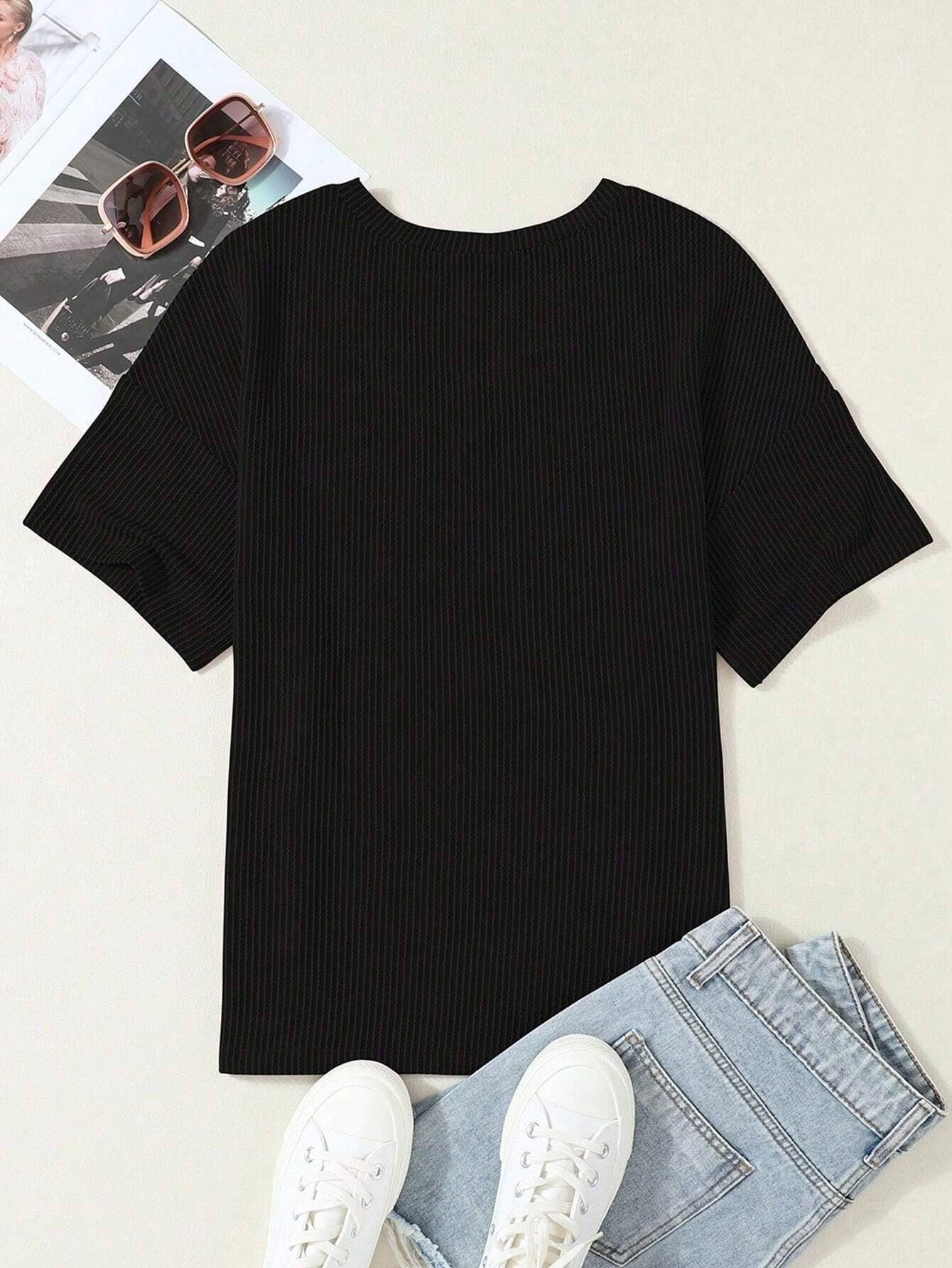 Stylish two-tone twist bullet pocket V-neck top