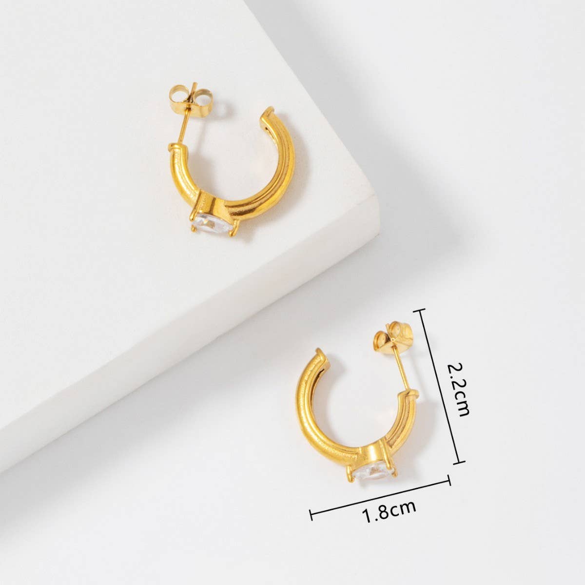 PERSONALIZED C-SHAPED DIAMOND EARRINGS_CWMM3619