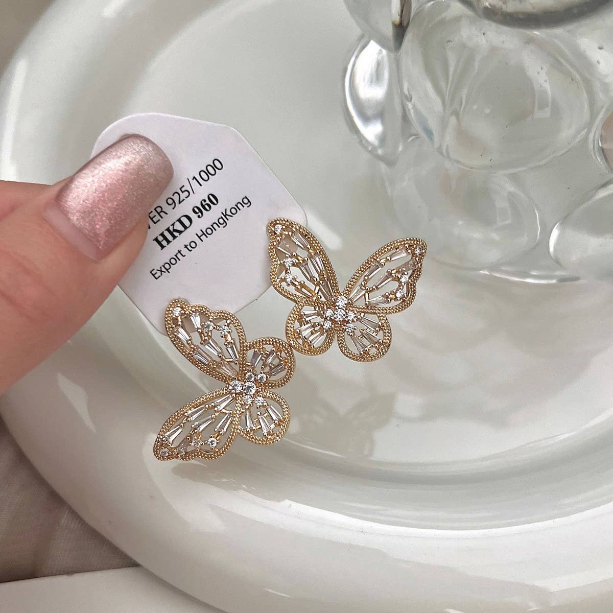 SIMPLE NICHE HOLLOW BUTTERFLY EARRINGS_CWAJE1292