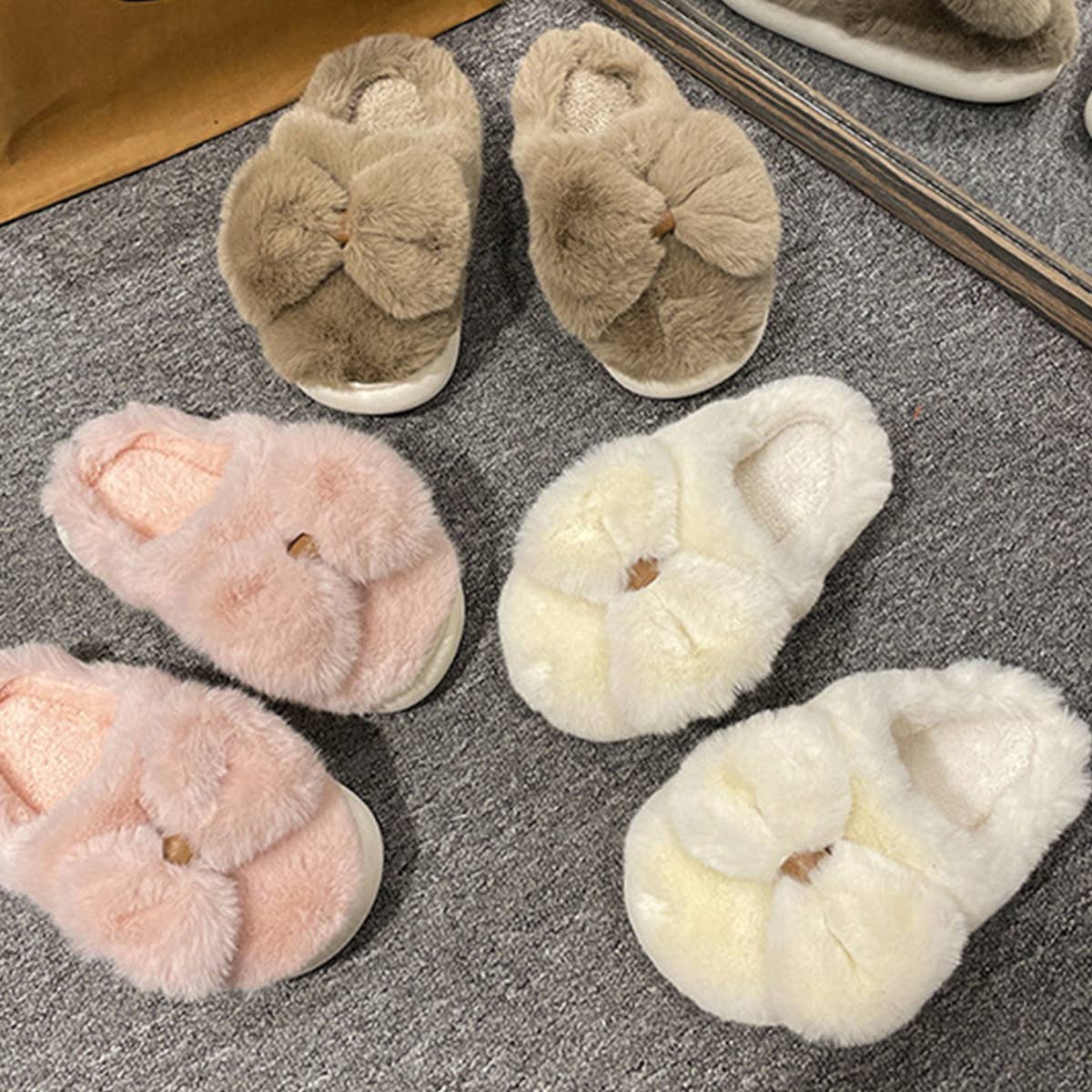 WOMEN  WINTER BOW  FLUFFY SLIPPERS_CWSHS0377