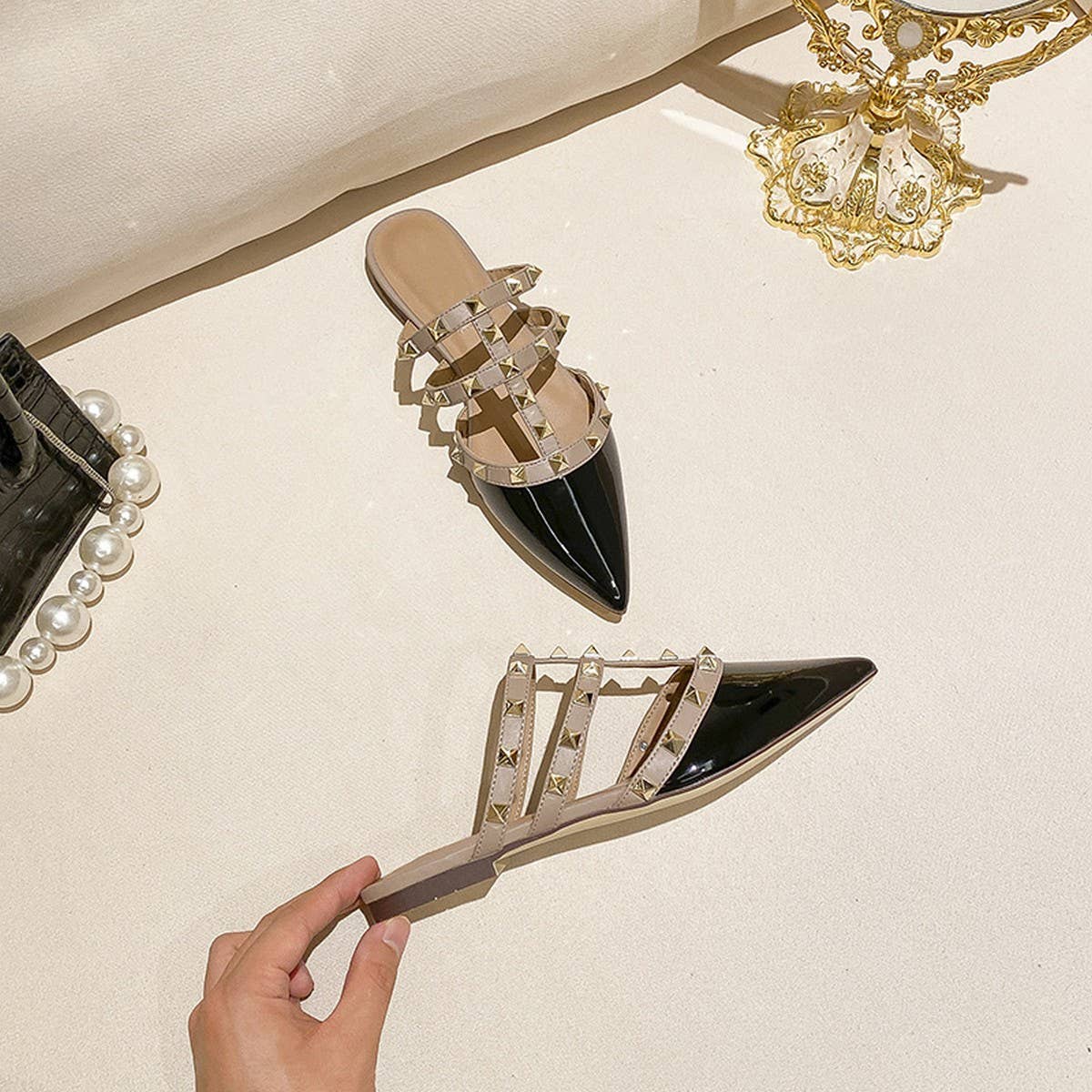 FASHIONABLE POINTED FLAT SOLE SANDALS