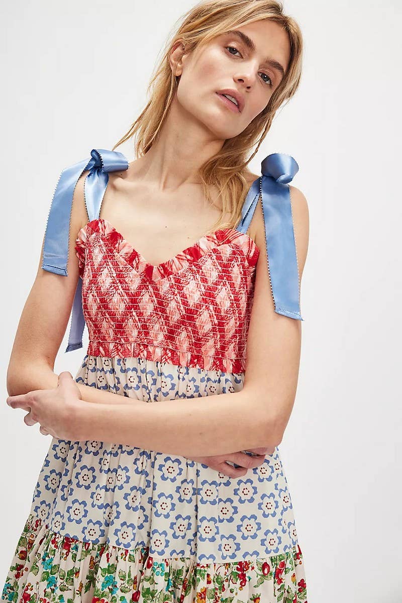 CWDMD5213_FLORAL SLIM FIT FRENCH STYLE CAMI DRESS