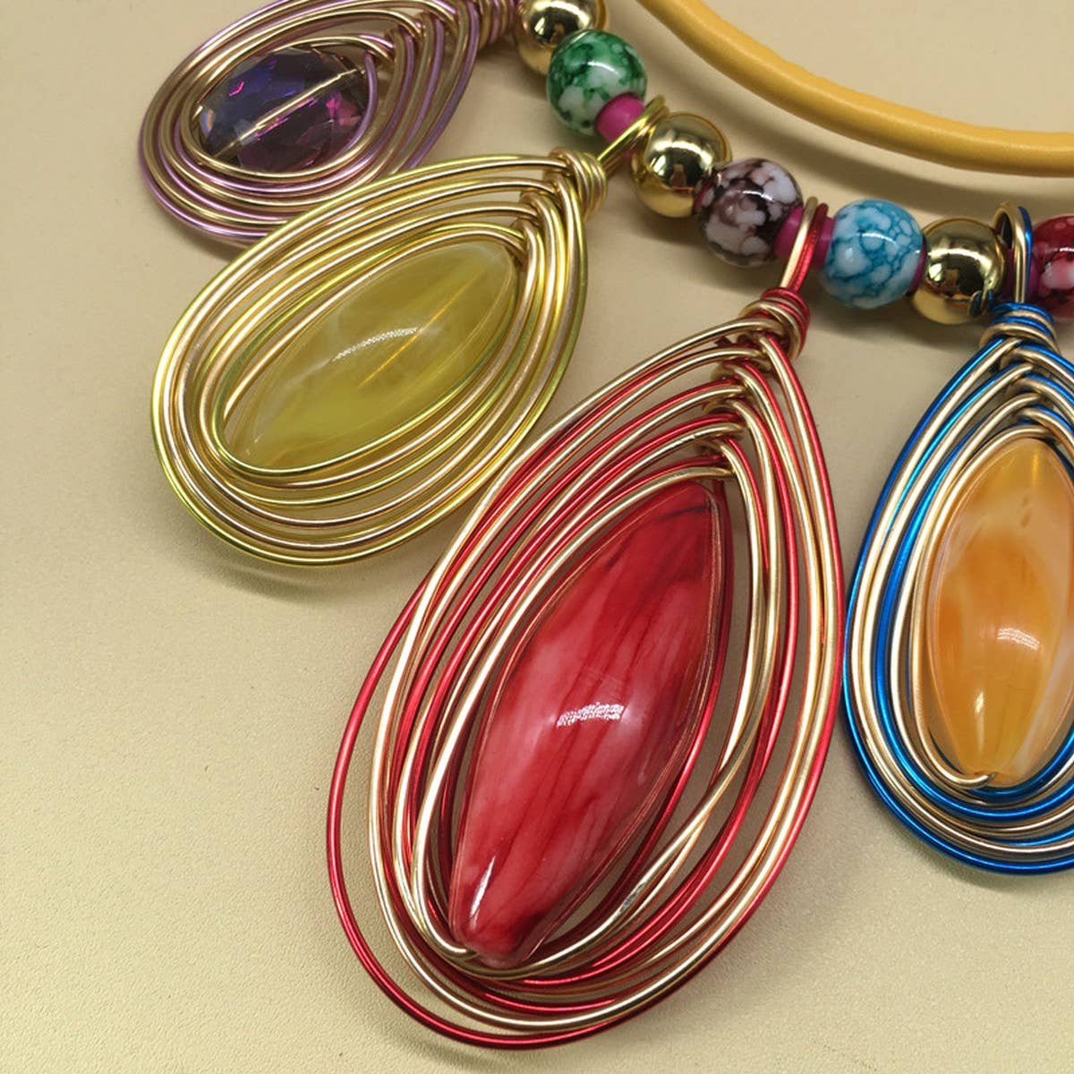 EXAGGERATED HAND-WOVEN RESIN NECKLACE SET_CWMM4920